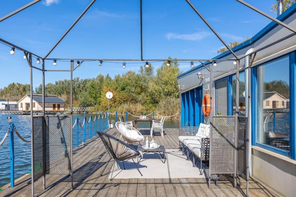Ocarujuci Houseboat Na Dunaji Holiday home *