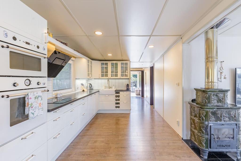Ocarujuci Houseboat Na Dunaji Holiday home Bratislava